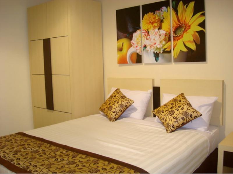 Srikandi Guesthouse Malang Esterno foto
